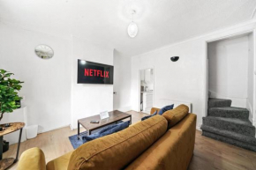 Cosy 2-Bed House in London with free parking